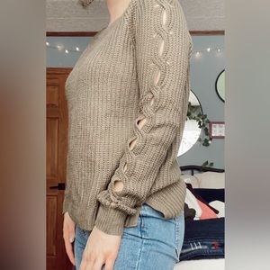 Army green sweater “braided sleeves”